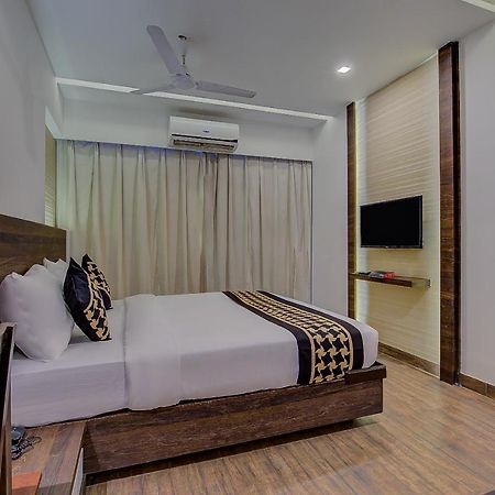 Oyo 78245 Collection O Hotel Crown Inn Navi Mumbai Luaran gambar