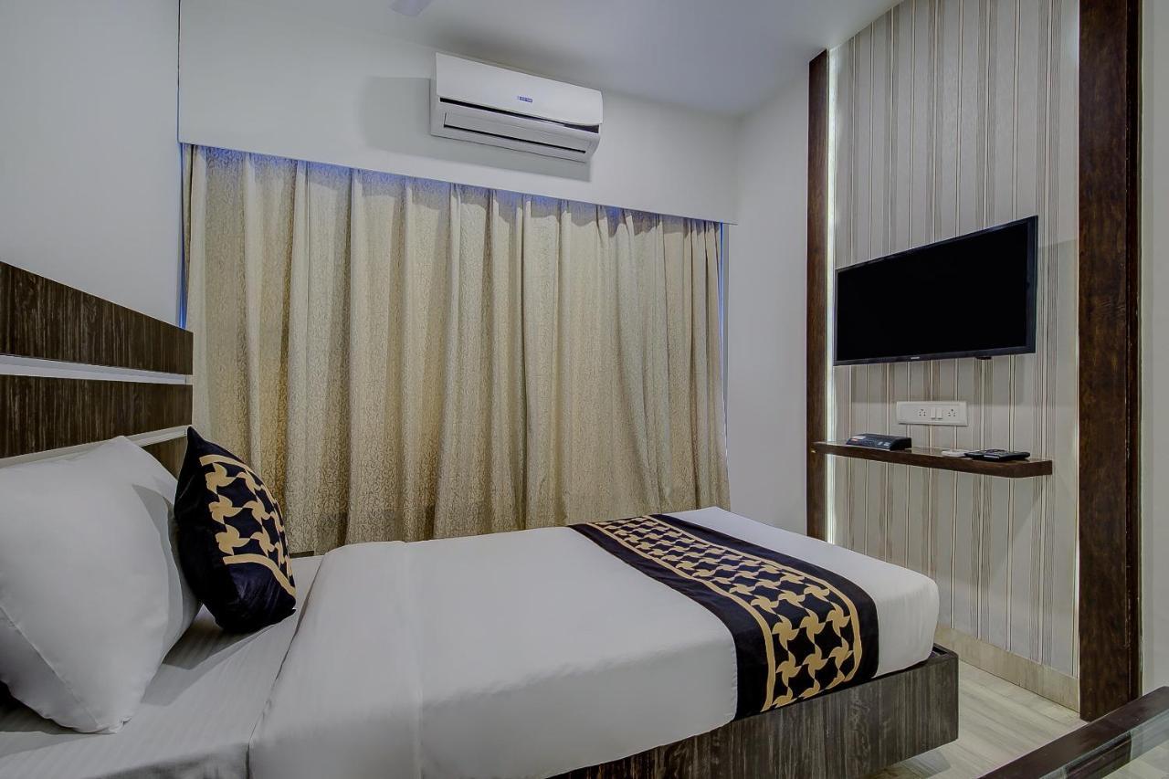 Oyo 78245 Collection O Hotel Crown Inn Navi Mumbai Luaran gambar