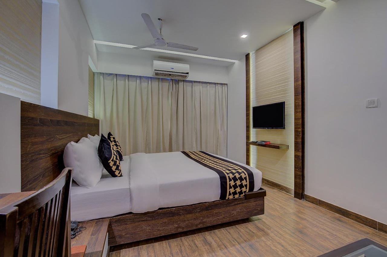 Oyo 78245 Collection O Hotel Crown Inn Navi Mumbai Luaran gambar