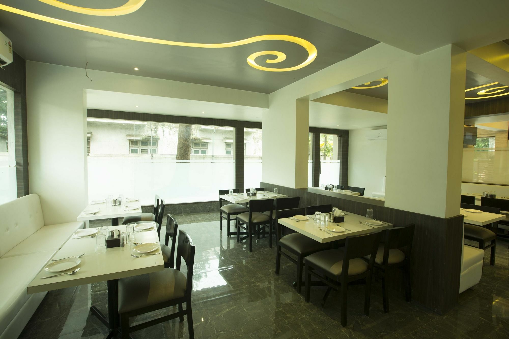 Oyo 78245 Collection O Hotel Crown Inn Navi Mumbai Luaran gambar