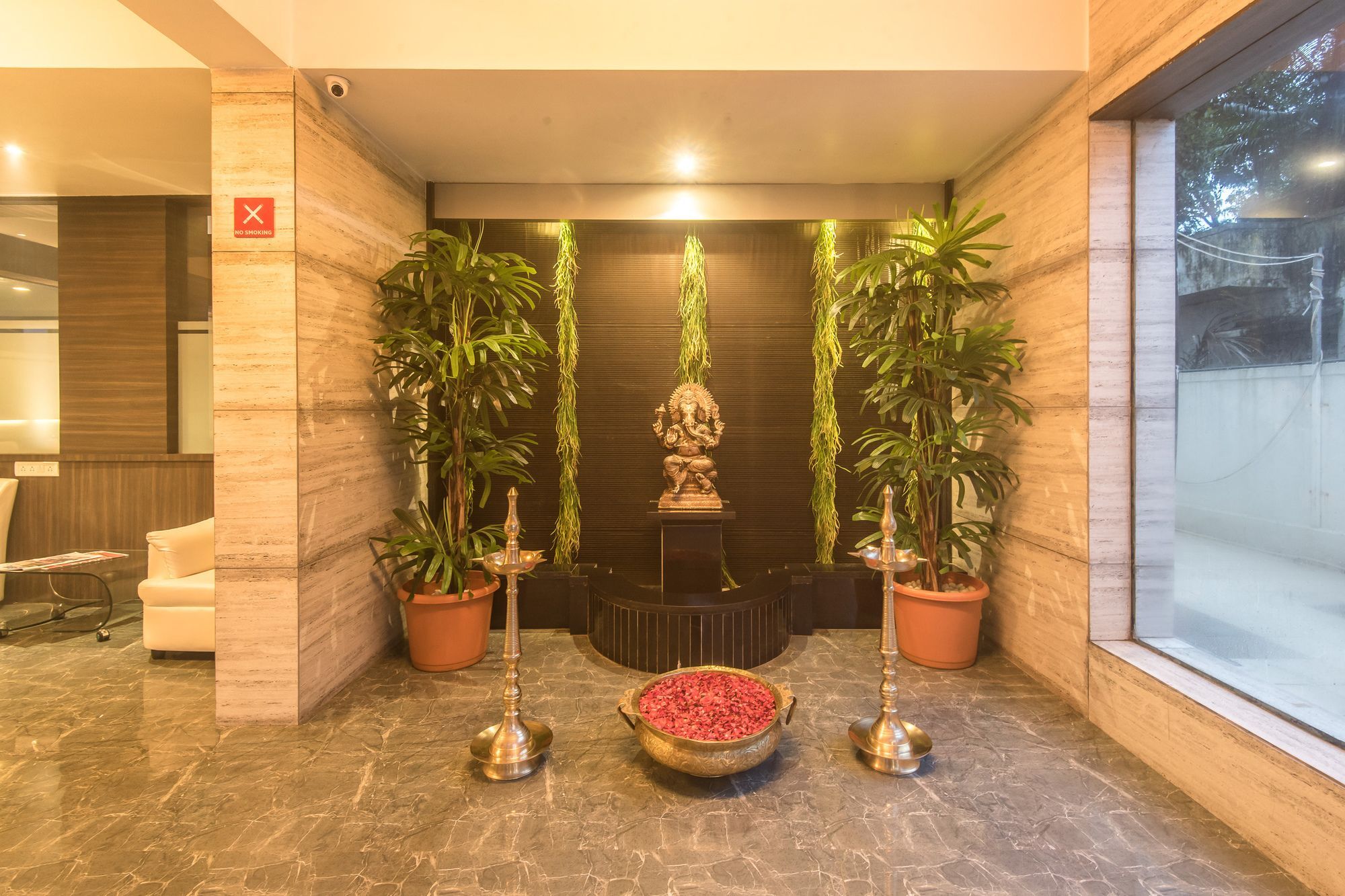 Oyo 78245 Collection O Hotel Crown Inn Navi Mumbai Luaran gambar
