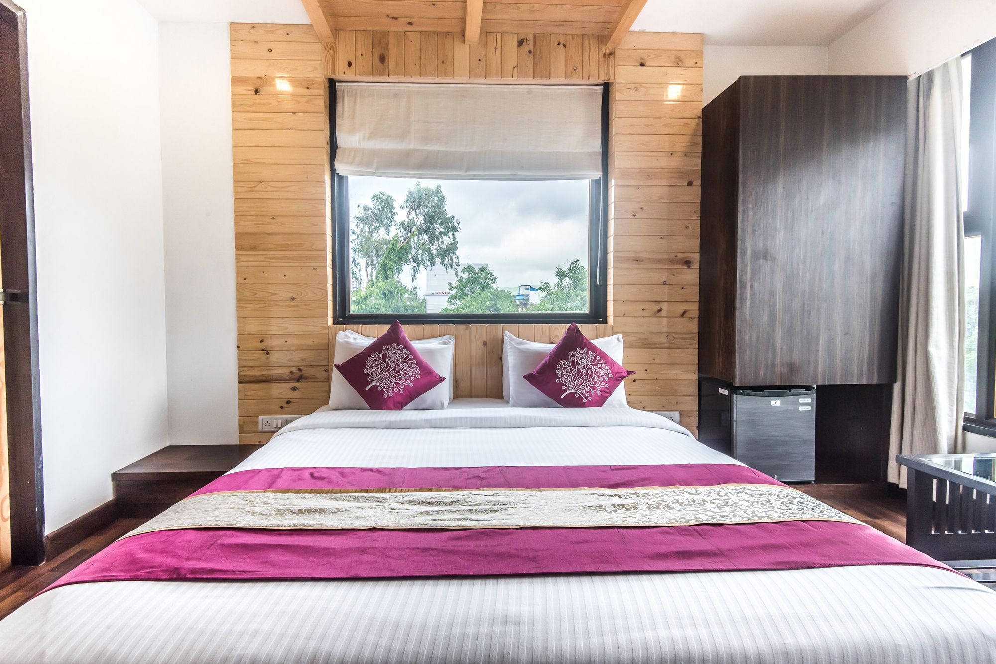 Oyo 78245 Collection O Hotel Crown Inn Navi Mumbai Luaran gambar